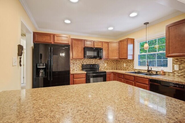 Building Photo - 948 Ficklen Rd