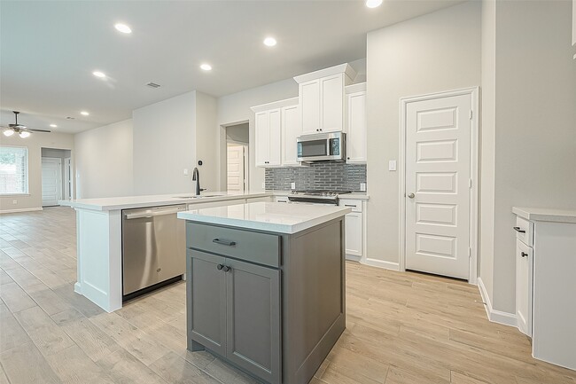 Building Photo - 4243 Colony Ln