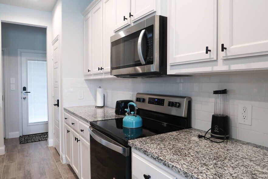 Building Photo - 6000 Bursey Rd