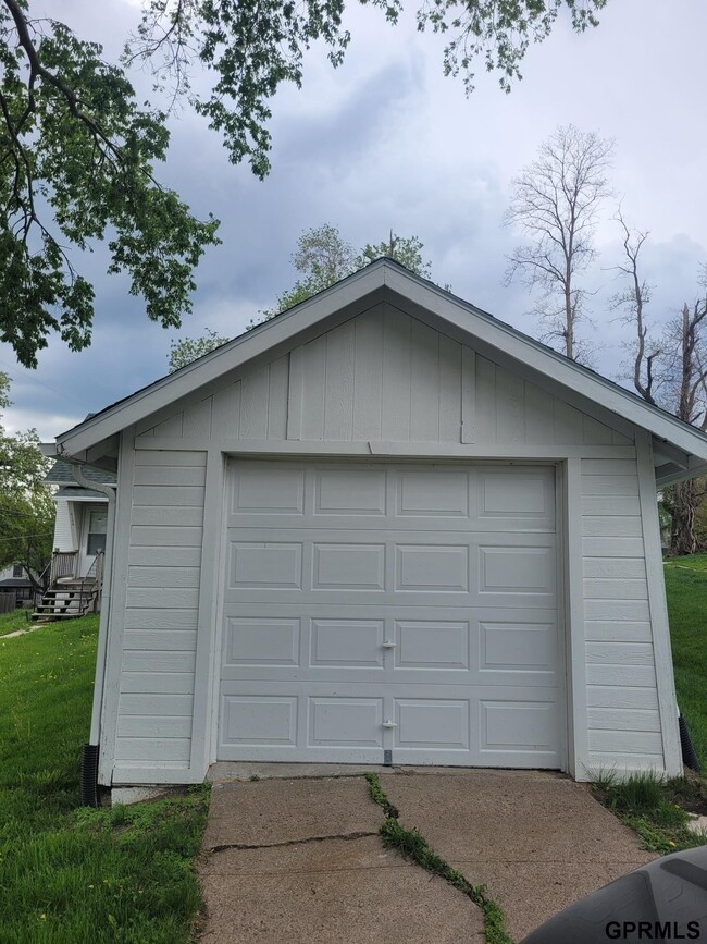 Building Photo - 4108 S 10th St