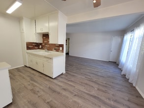 Building Photo - 13531 Wyandotte St