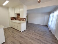 Building Photo - 13531 Wyandotte St