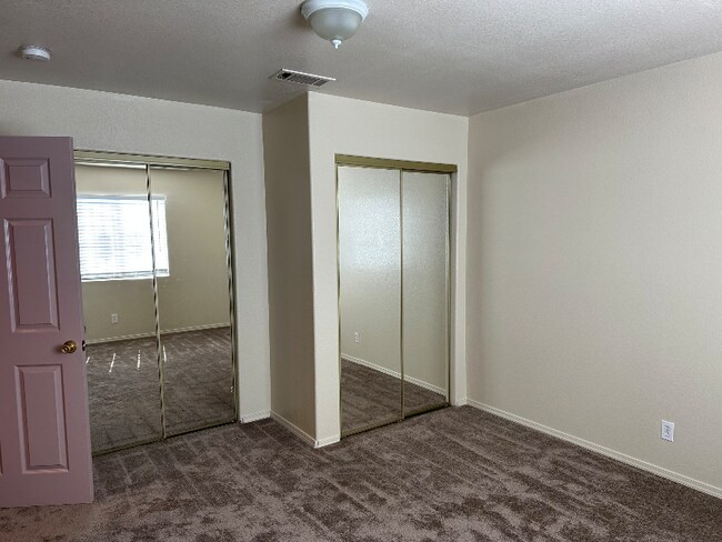 Building Photo - 732 W 77th St