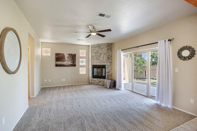 Building Photo - 6215 Goldfield Pl NE