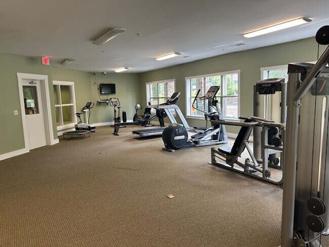 Building Photo - Asheville Furnished Rental!- Beaucatcher H...