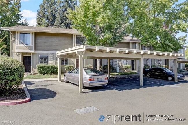 Building Photo - 2 br, 1.5 bath Townhome - 312 Eastgate Ln,...
