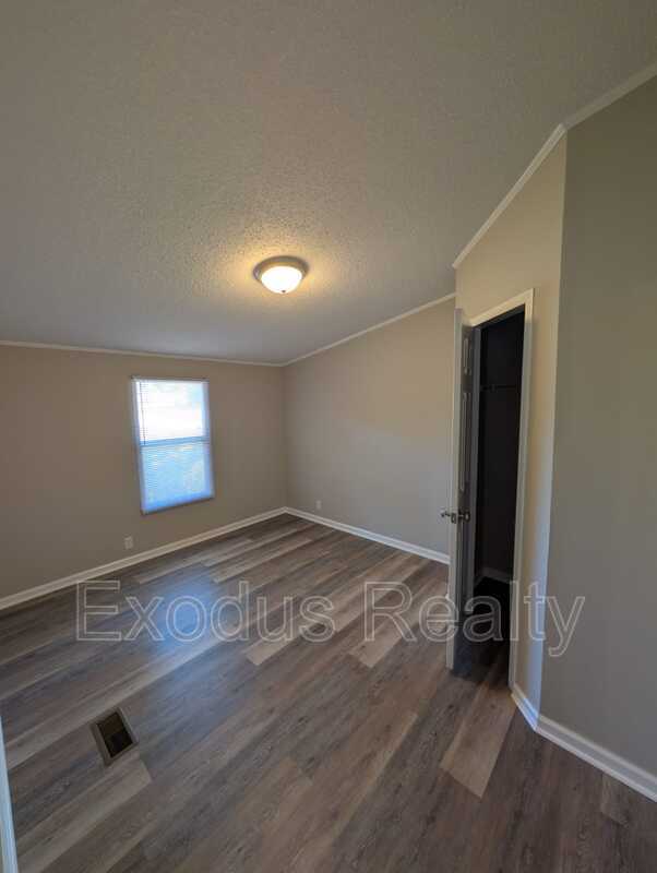 Building Photo - 87 Patriots Way