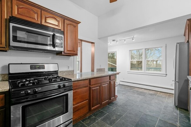 Building Photo - 1826 Franklin Ave SE