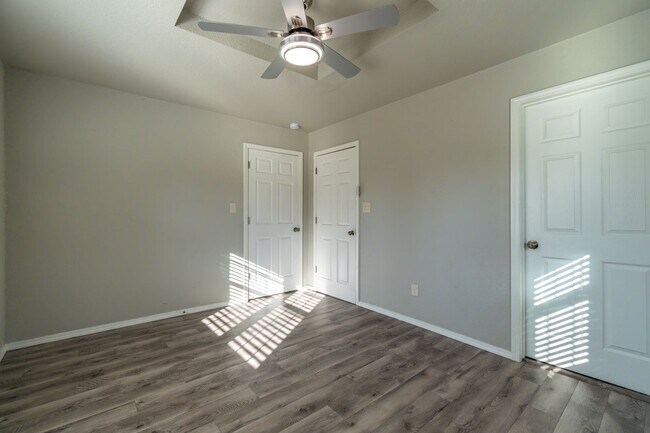 Building Photo - Gorgeous 3 Bedroom 2 Bathroom Home in Fort Smith