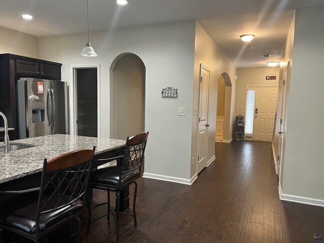 Building Photo - 204 Dog Fennel Ln