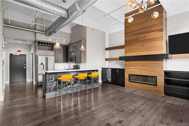 Building Photo - 210 Ellicott St