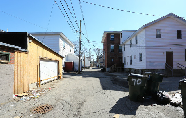 Building Photo - 554-560 Chestnut St