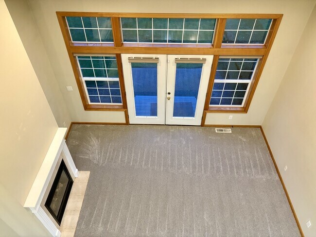 Building Photo - 2285 James Cir