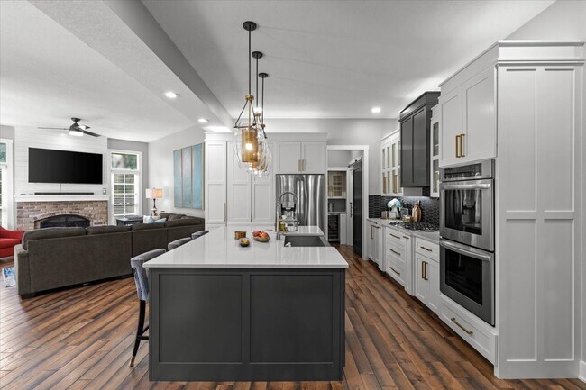 Building Photo - 9004 W 148th St