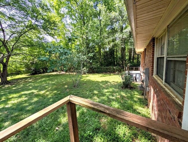 Building Photo - Charming Ranch Style home located in Forest Pawtuckett Community in NC!