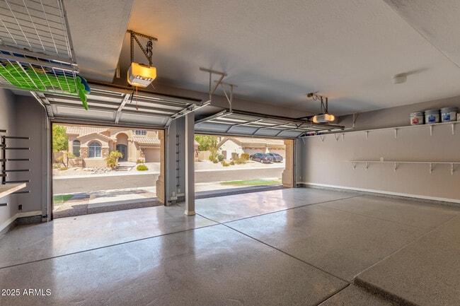 Building Photo - 1211 E Desert Flower Ln