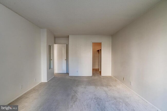 Building Photo - 4515 Willard Ave