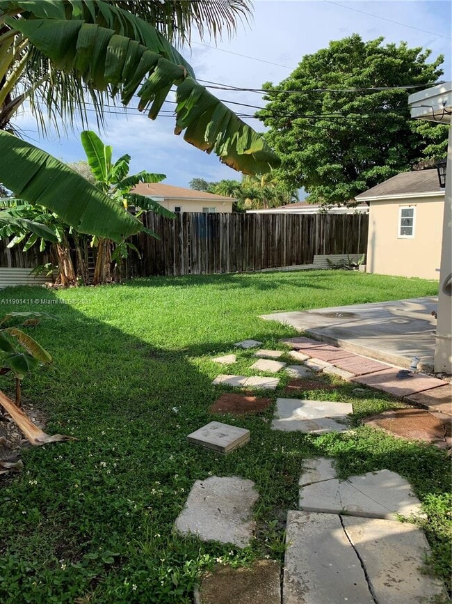 Building Photo - 7331 SW 16th St