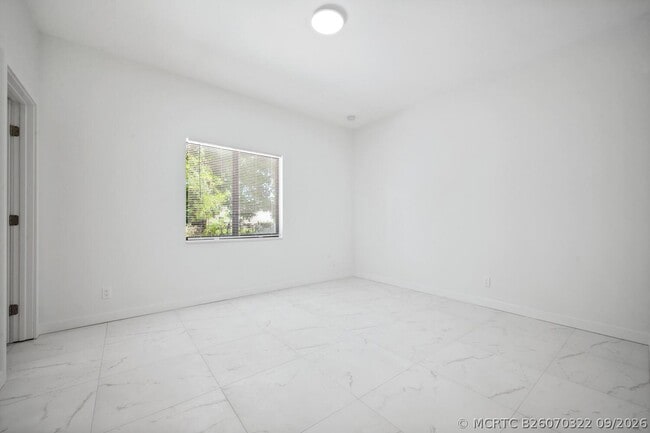 Building Photo - 1009 14th St