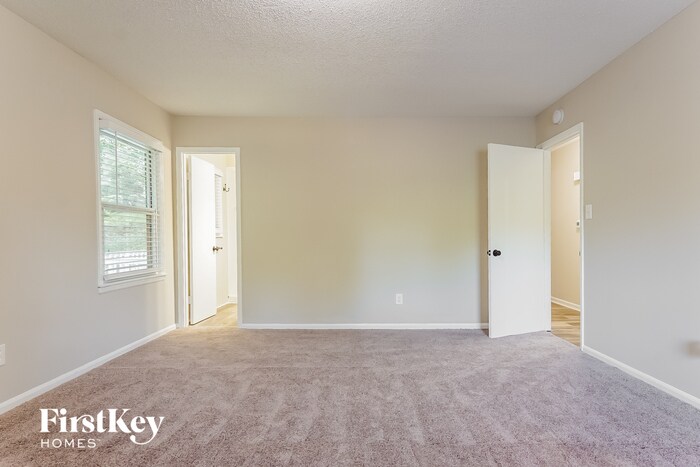 Building Photo - 3500 Ridgecrest Dr