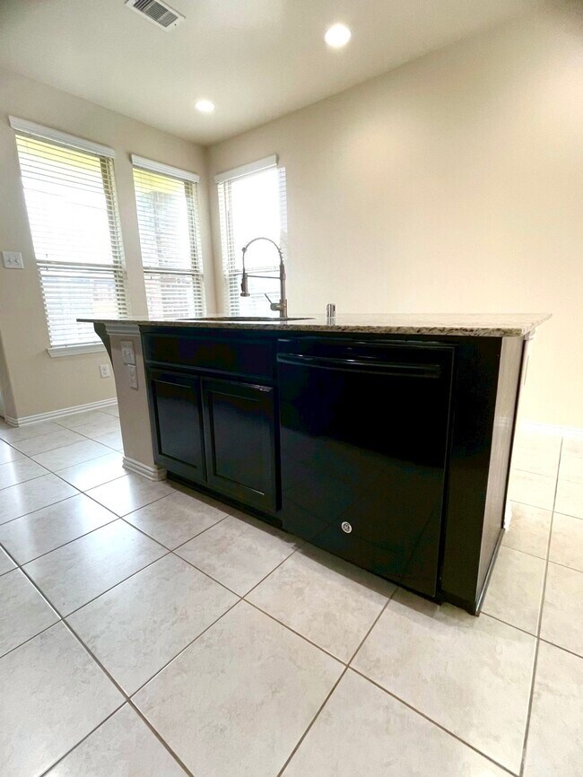 Building Photo - 1518 Summer City Dr