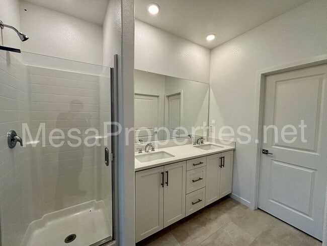 Building Photo - 8407 Gabrielino Ct