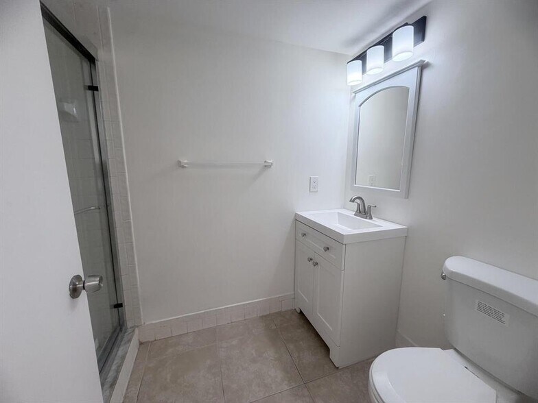 Building Photo - 9955 Westview Dr