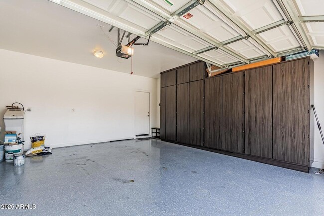Building Photo - 10827 W Bronco Trail