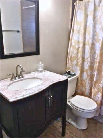 Building Photo - 2623 Vail Ave