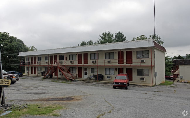 Building Photo - Meadowlark Apartments