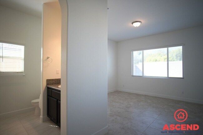 Building Photo - 8904 Costa Blanca Dr