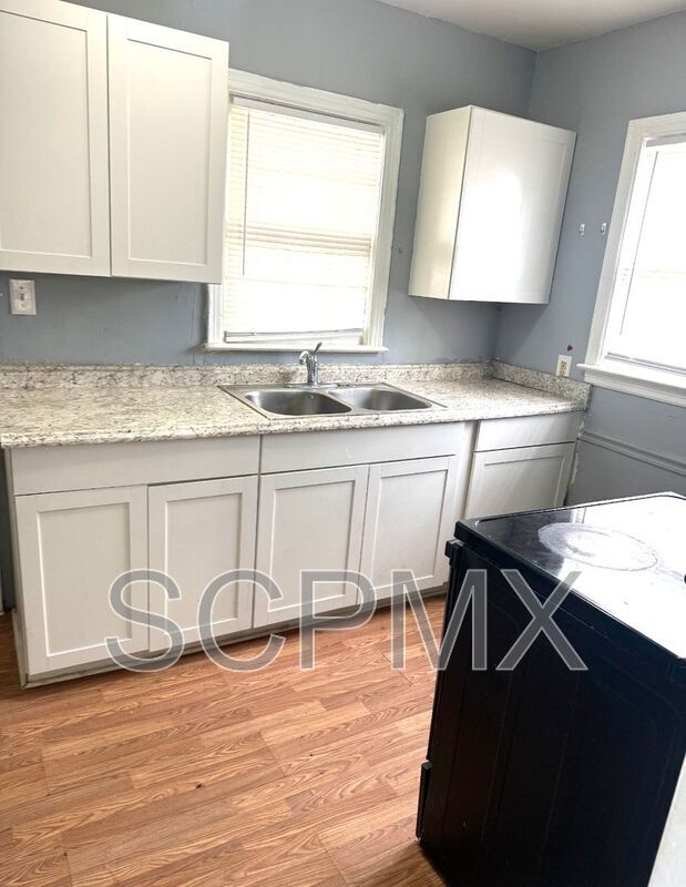 Building Photo - 2934 Shady Ln