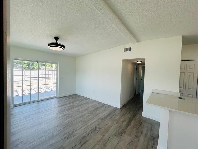 Building Photo - 6603 Cocos Dr