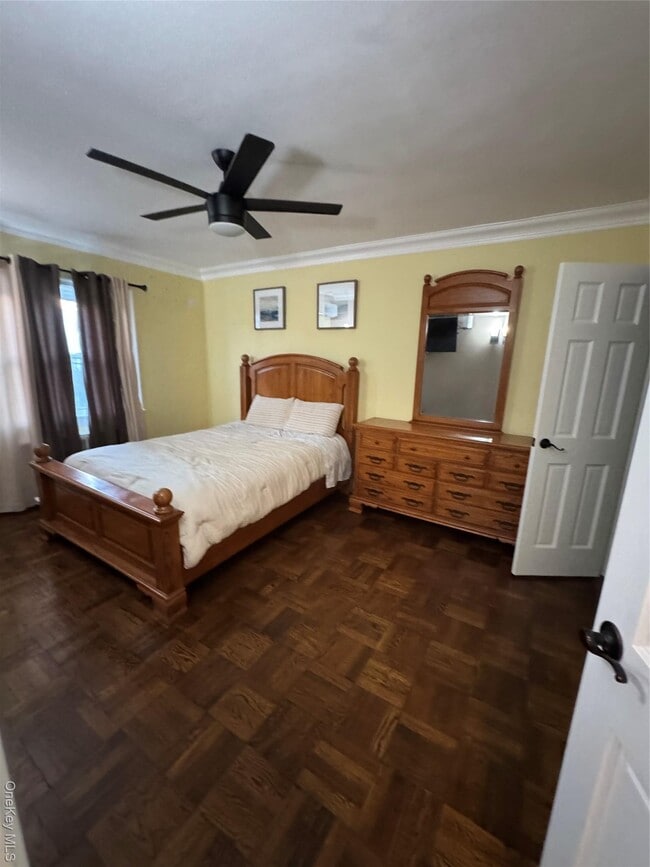 Building Photo - 753 Clarence Ave