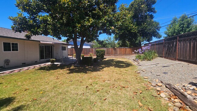 Building Photo - 8164 Cardiff Dr