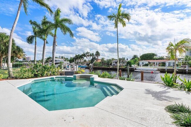 Building Photo - 2484 SE 12th St