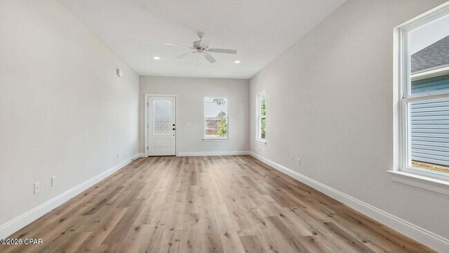 Building Photo - 906 Mulberry Ave
