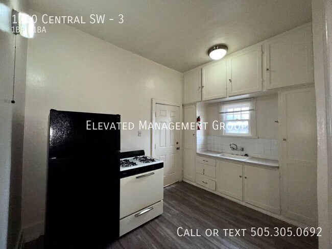 Building Photo - 1210 Central Ave SW