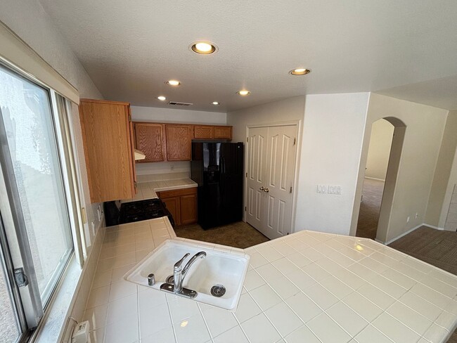 Building Photo - Gorgeous 3Bed/2.5Bath, 2-Story home located in Summerlin