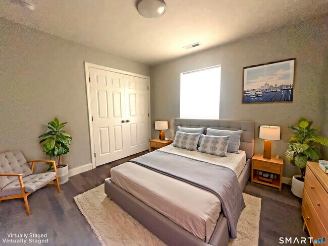 Building Photo - 105 Churchill St