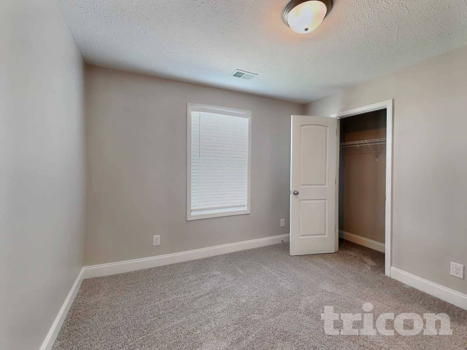 Building Photo - 204 Bonnell Dr