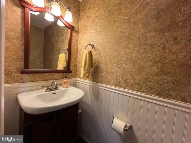 Building Photo - 5880 Whisper Way