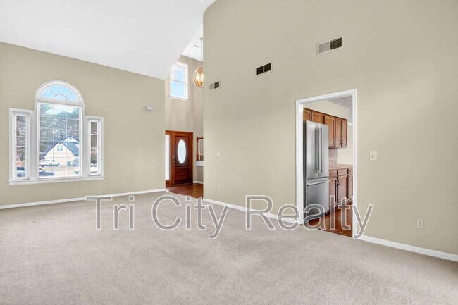 Building Photo - 404 Topaz Trail