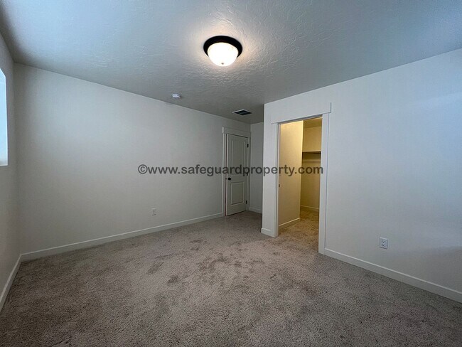 Building Photo - Fabulous Home in Eagle Mountain