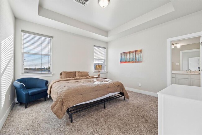 Building Photo - 501 Peace Dr