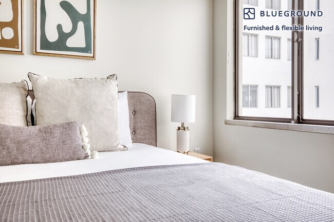 Building Photo - 612 Flower St