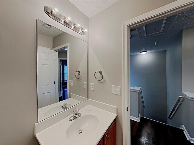 Building Photo - 365 Laurelton Cir