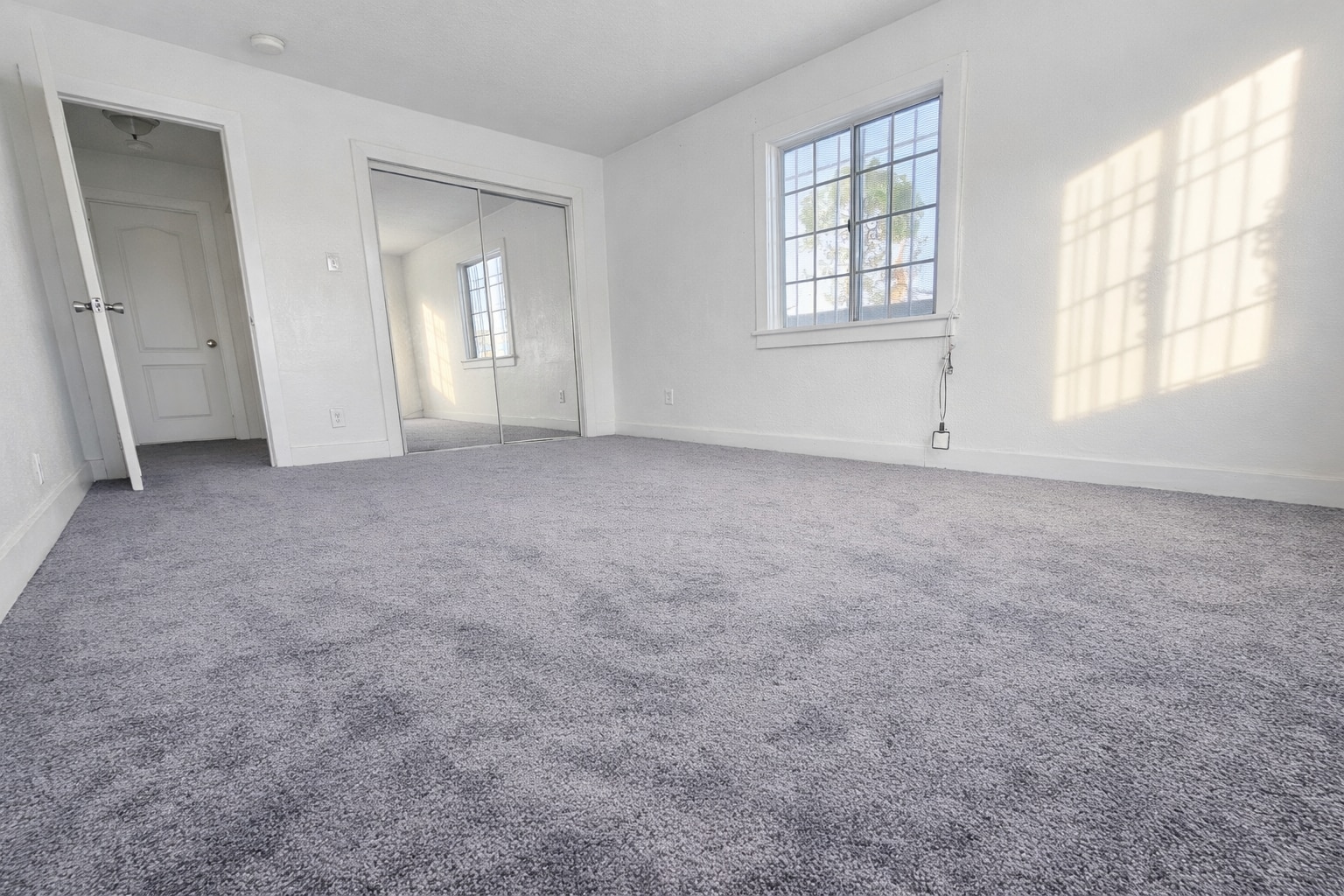 Building Photo - 1007 W 74th St