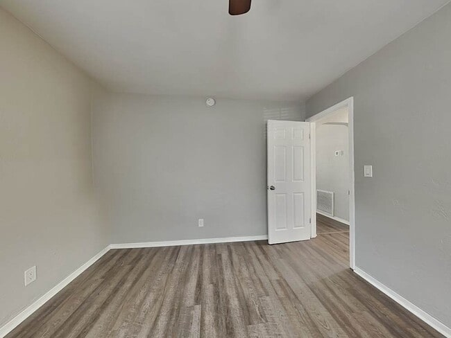 Building Photo - 2320 Auburn St S