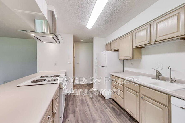 Building Photo - 3534 Ribbon Dr